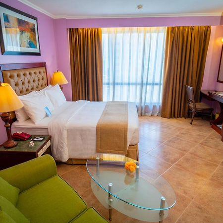 Royal Bellagio Hotel Makati City Bagian luar foto