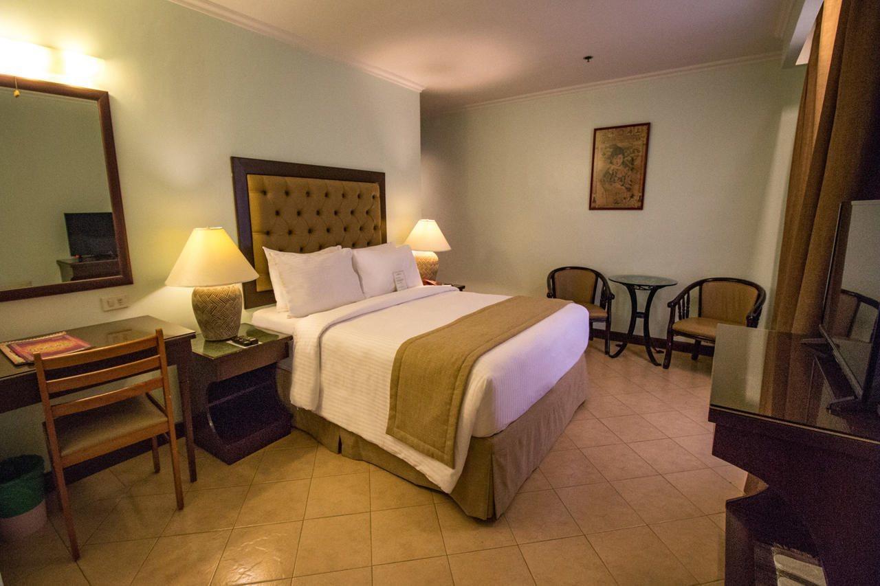 Royal Bellagio Hotel Makati City Bagian luar foto