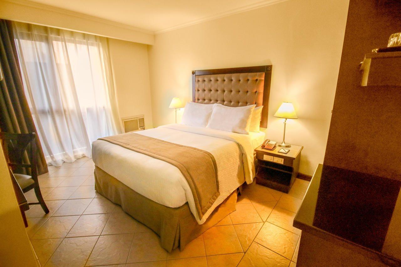 Royal Bellagio Hotel Makati City Bagian luar foto