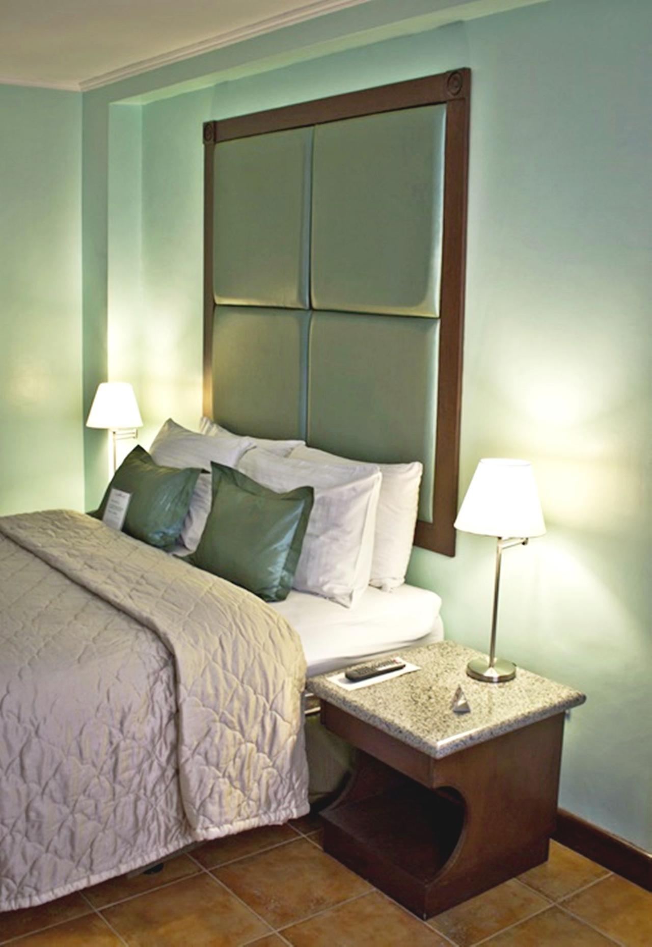 Royal Bellagio Hotel Makati City Bagian luar foto