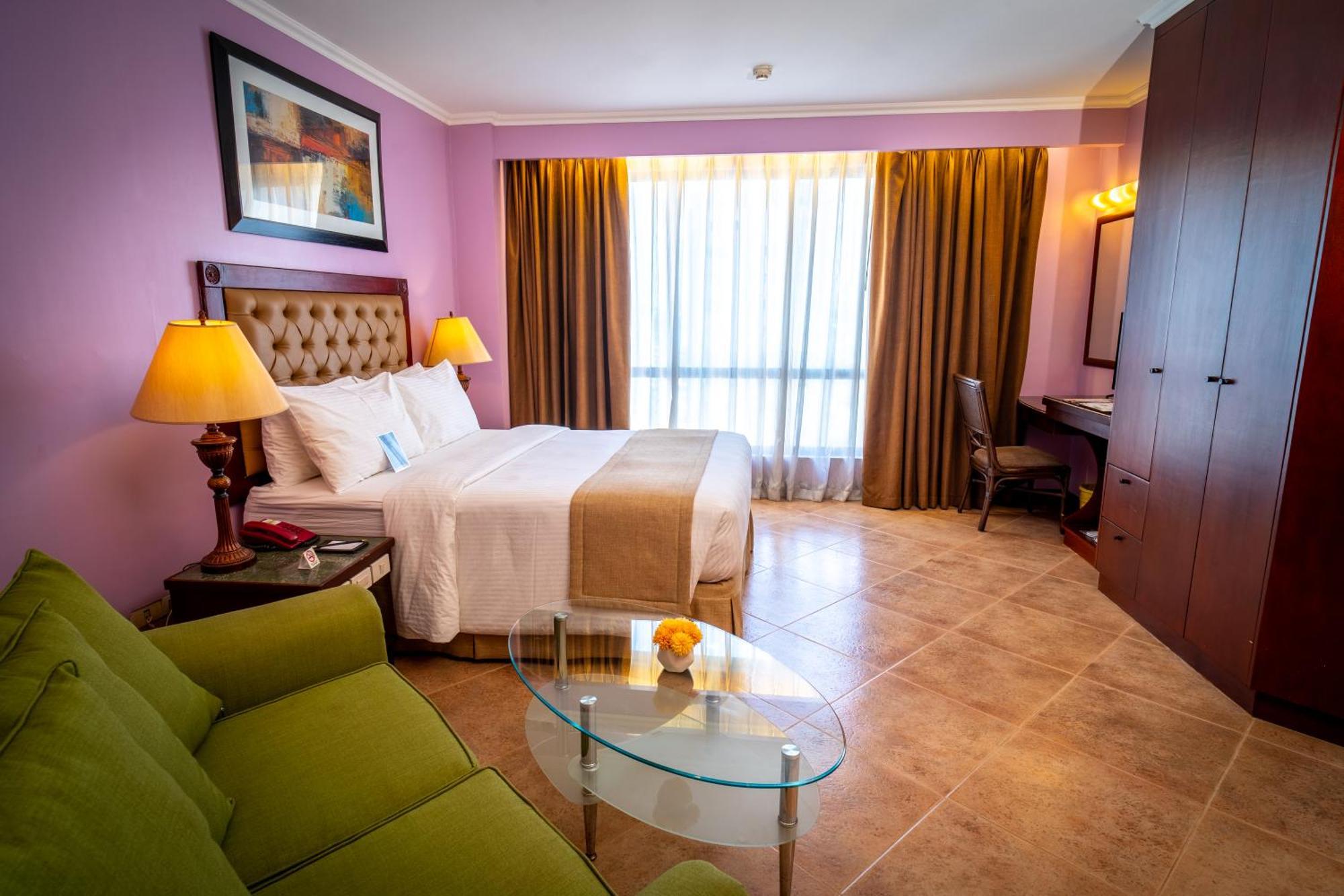 Royal Bellagio Hotel Makati City Bagian luar foto