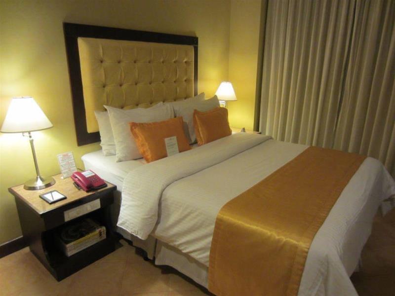 Royal Bellagio Hotel Makati City Bagian luar foto