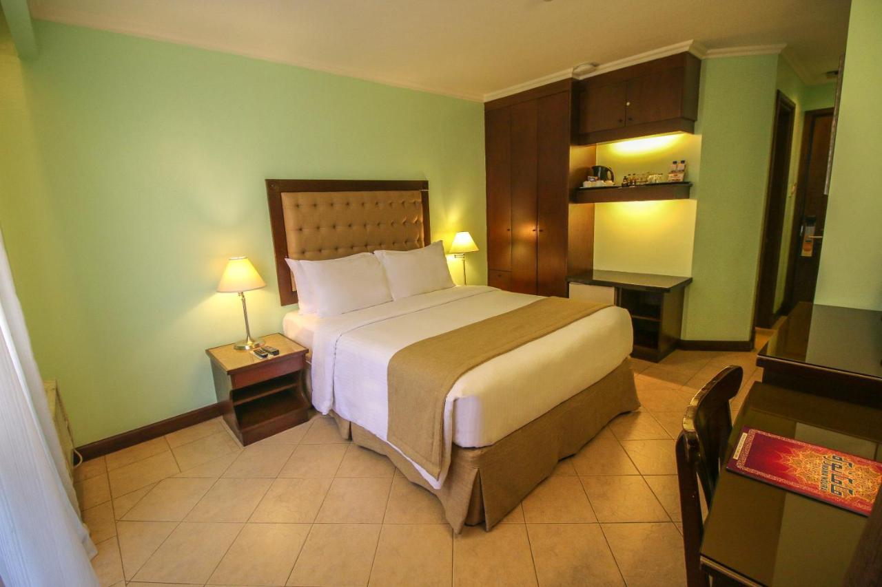 Royal Bellagio Hotel Makati City Bagian luar foto