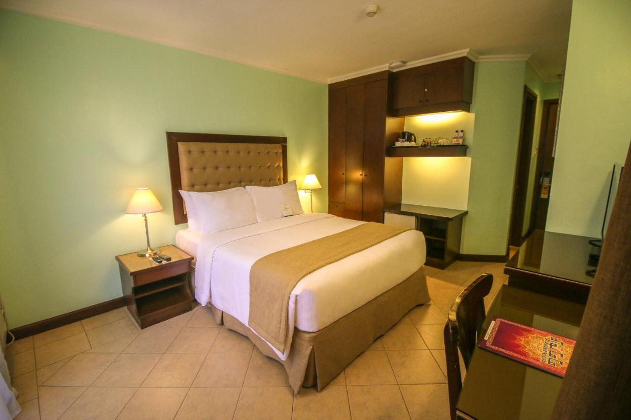 Royal Bellagio Hotel Makati City Bagian luar foto